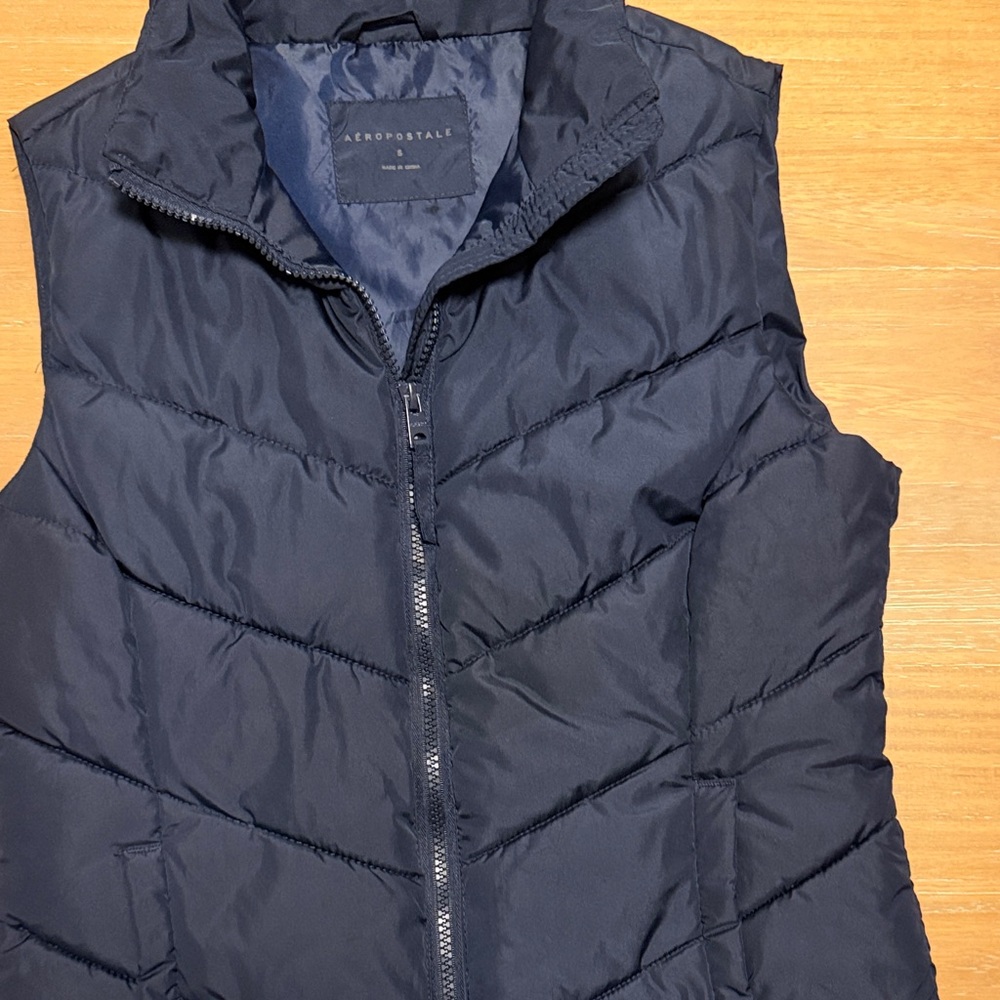 Aeropostale quilted Navy Puffer Vest